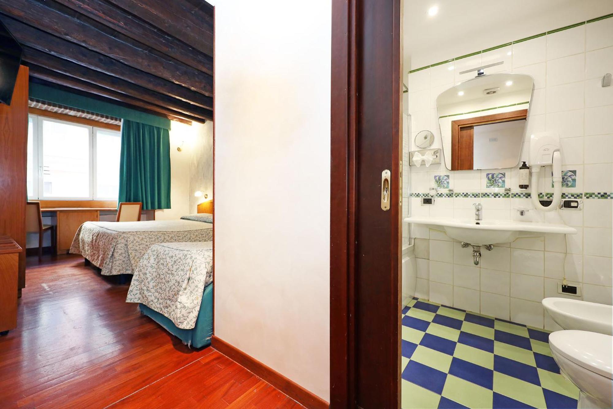 Hotel Corot 3*