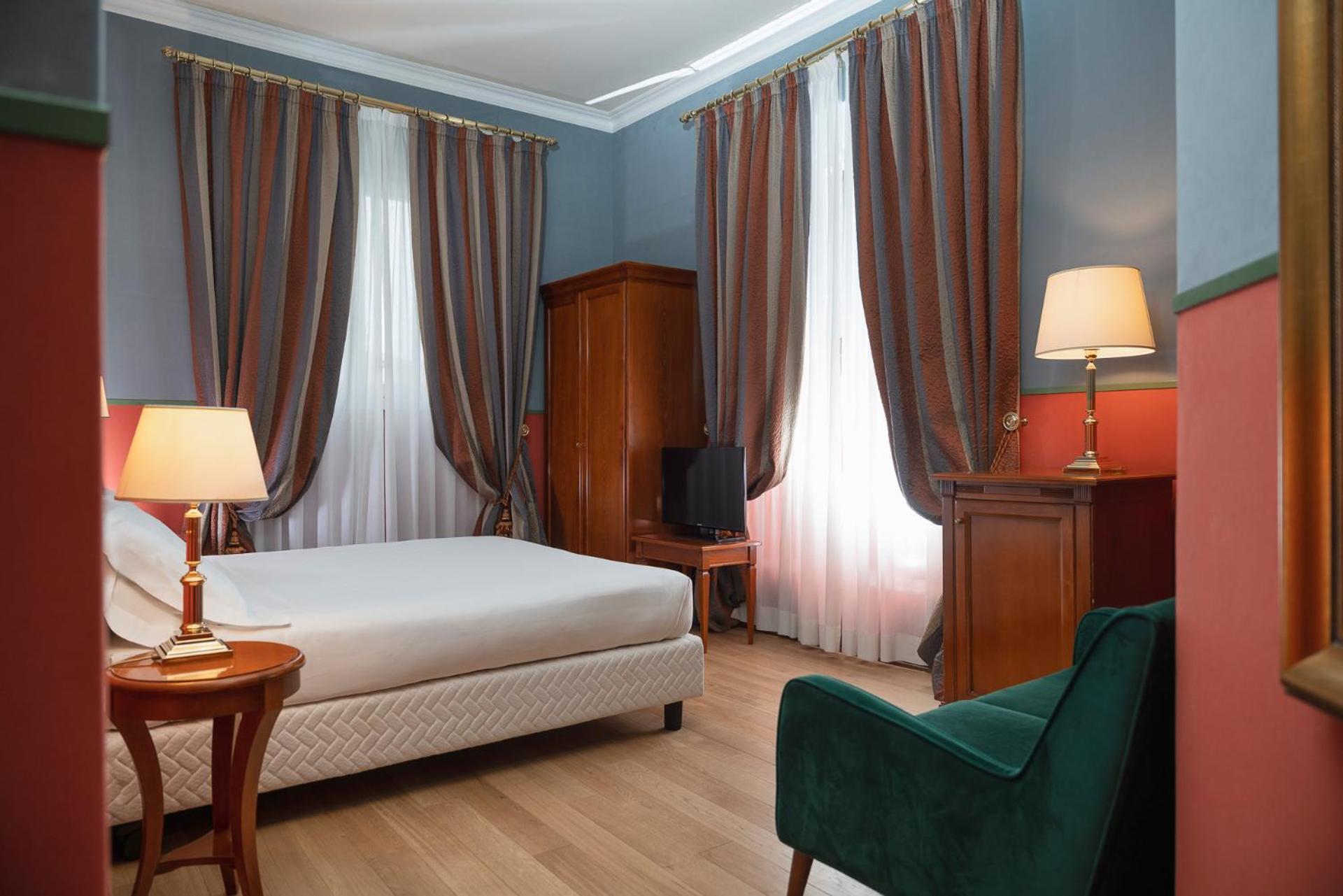 Oceania Hotel 2*