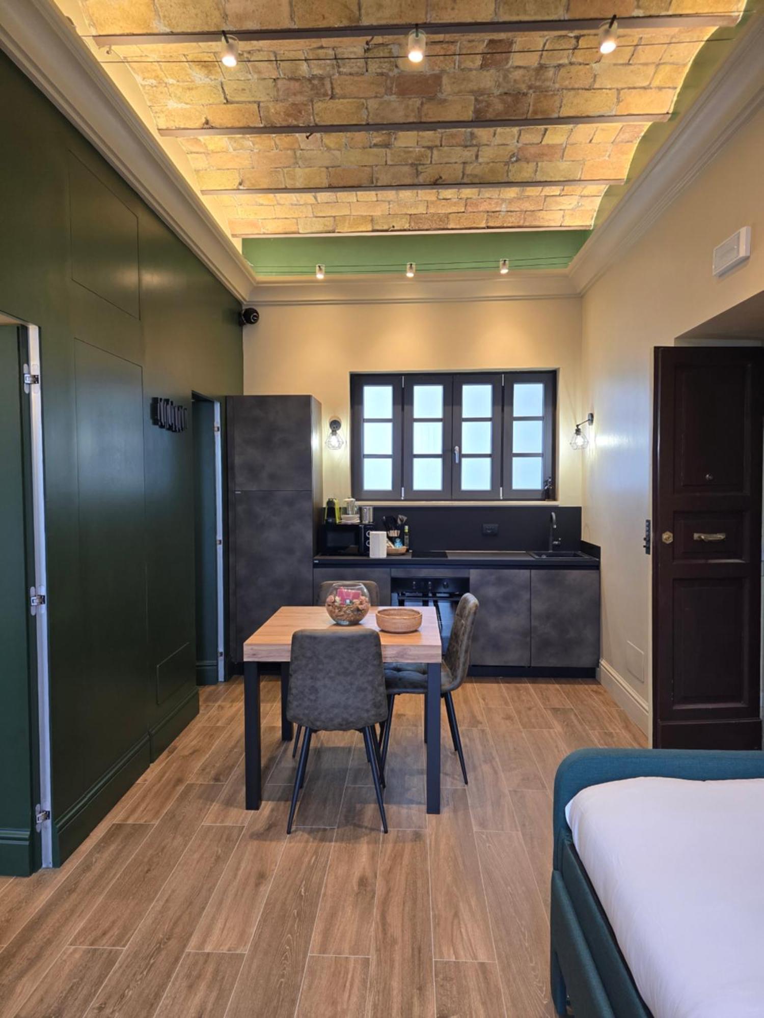 Train Station Holiday home *