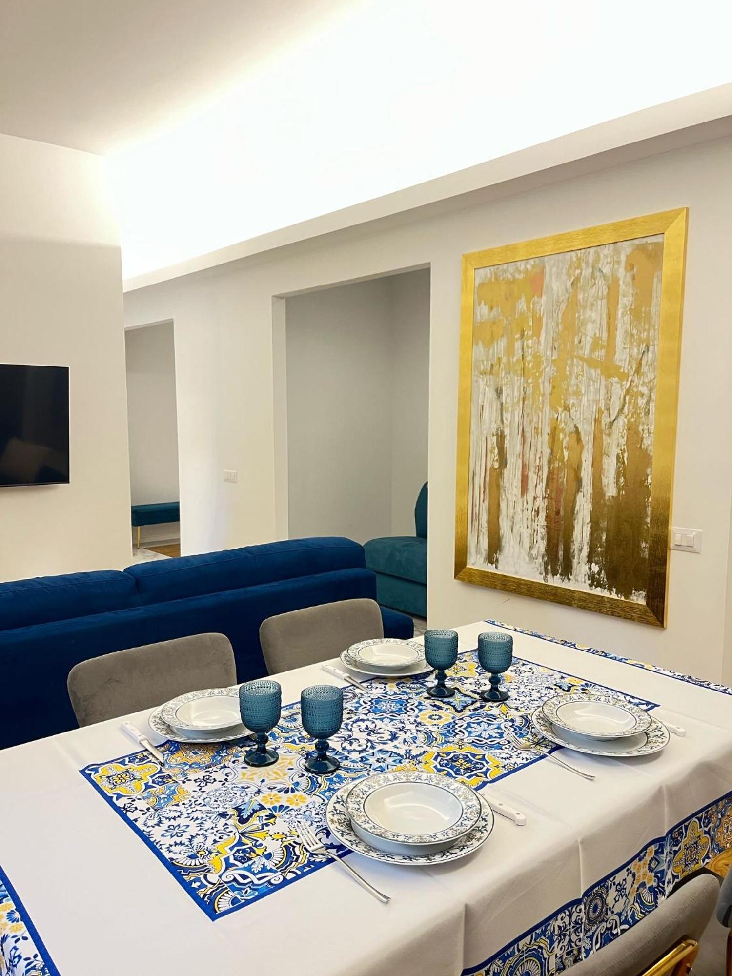 Savoia House, Modern Near Borghese Rome