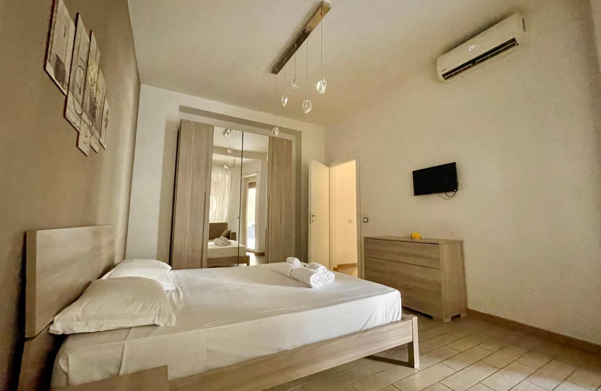 Domus Laterani By Jfm - Comfortable Big Terrace Colosseo Apartment *