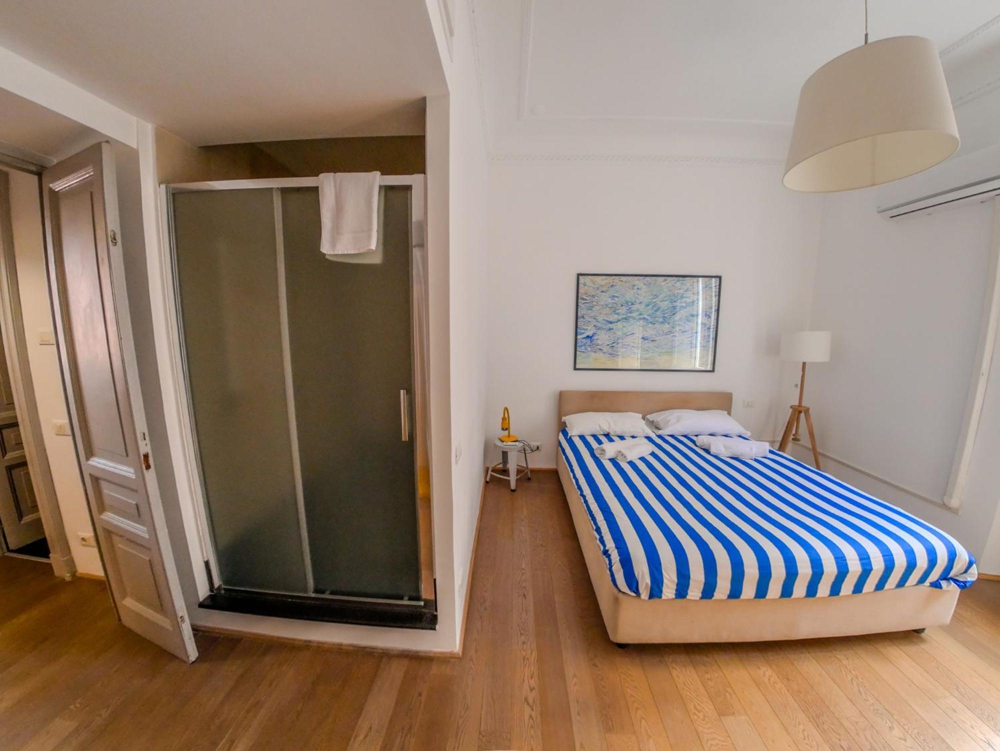 Apartment Pop In The Heart Of Trastevere 4 Guests