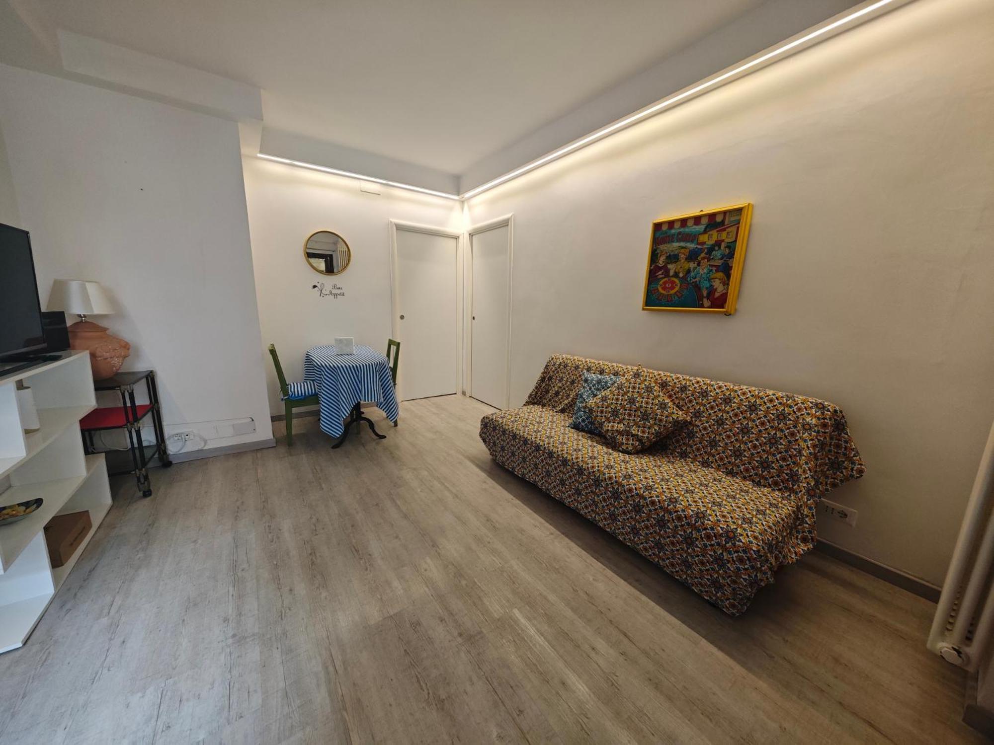 Clara's Con Ingresso Indipendente * Rome