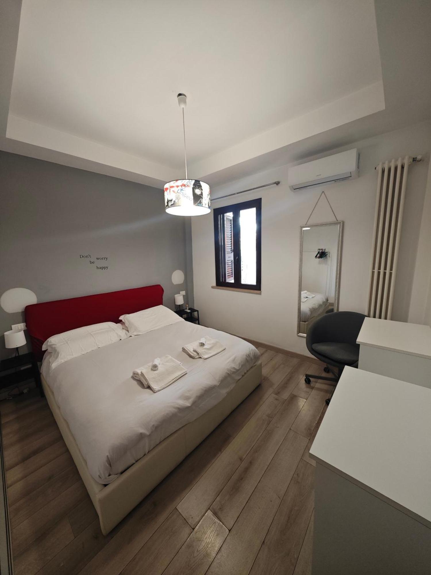 Clara's Con Ingresso Indipendente Rome