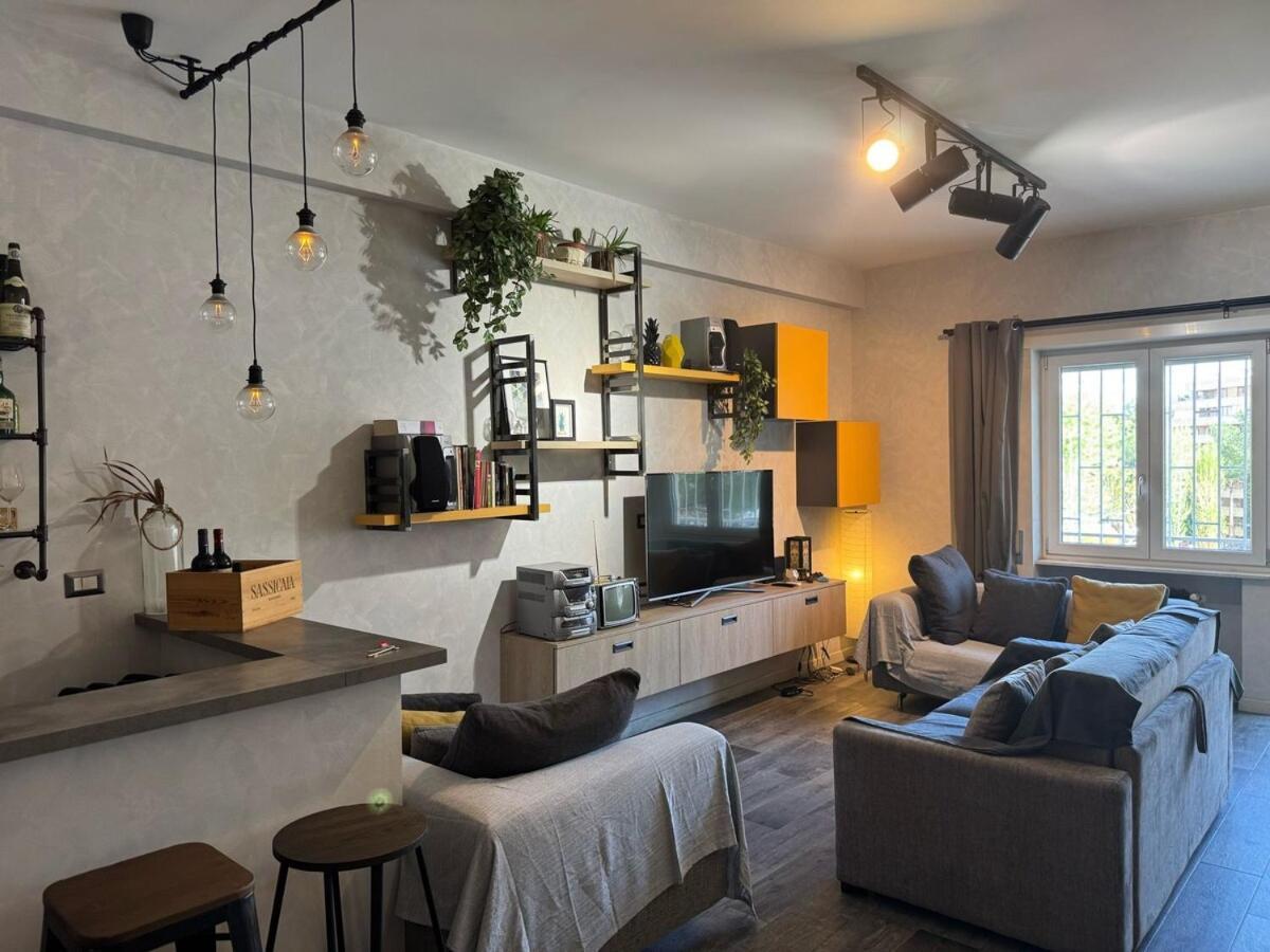 Relax & Explore Stylish In Apartment