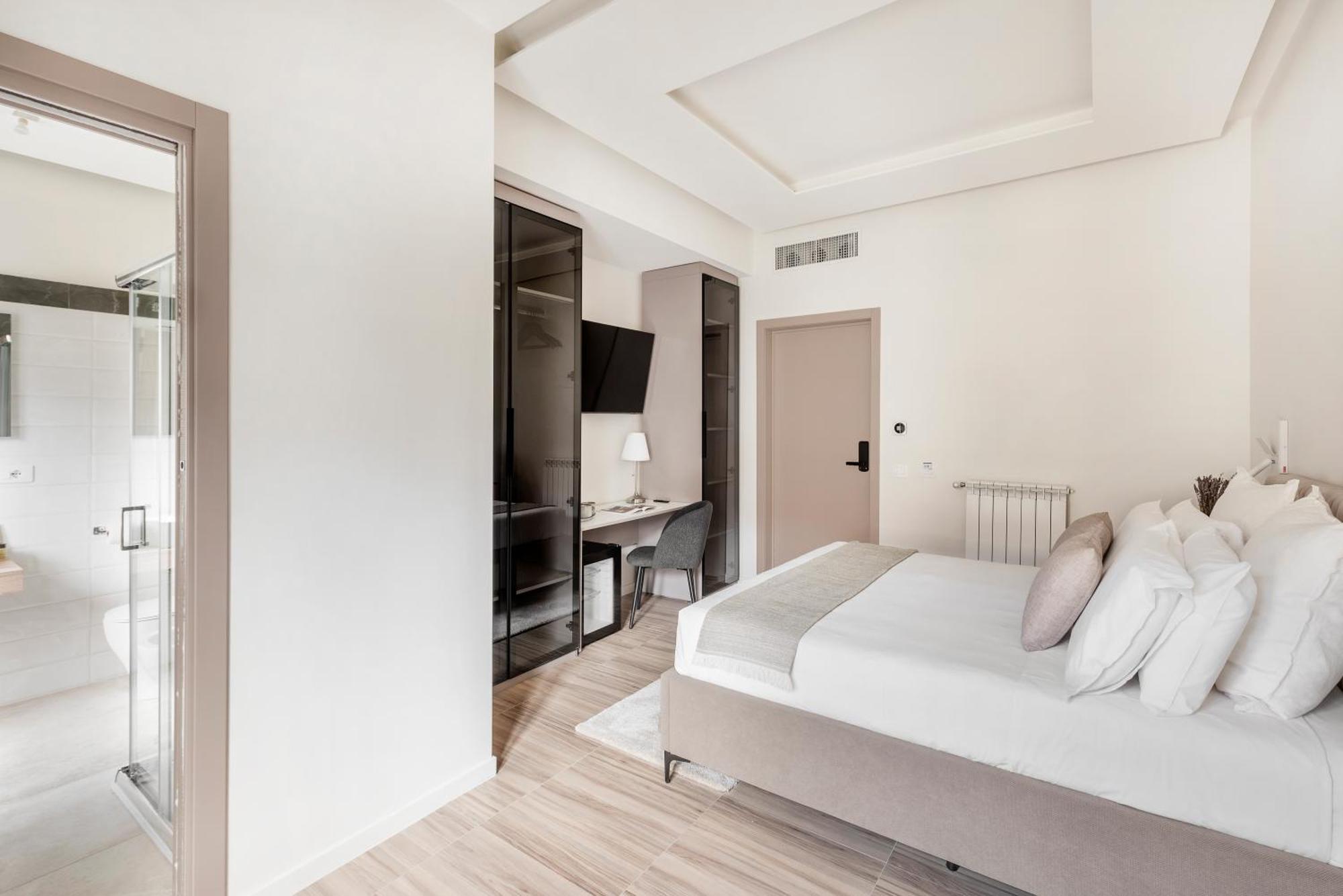 Domus 28 * Rome