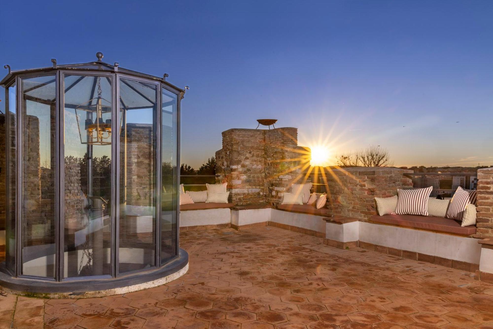 Appartamento Torre Della Luna Lusso, Privacy E Piscina Con Vista Su San Pietro *