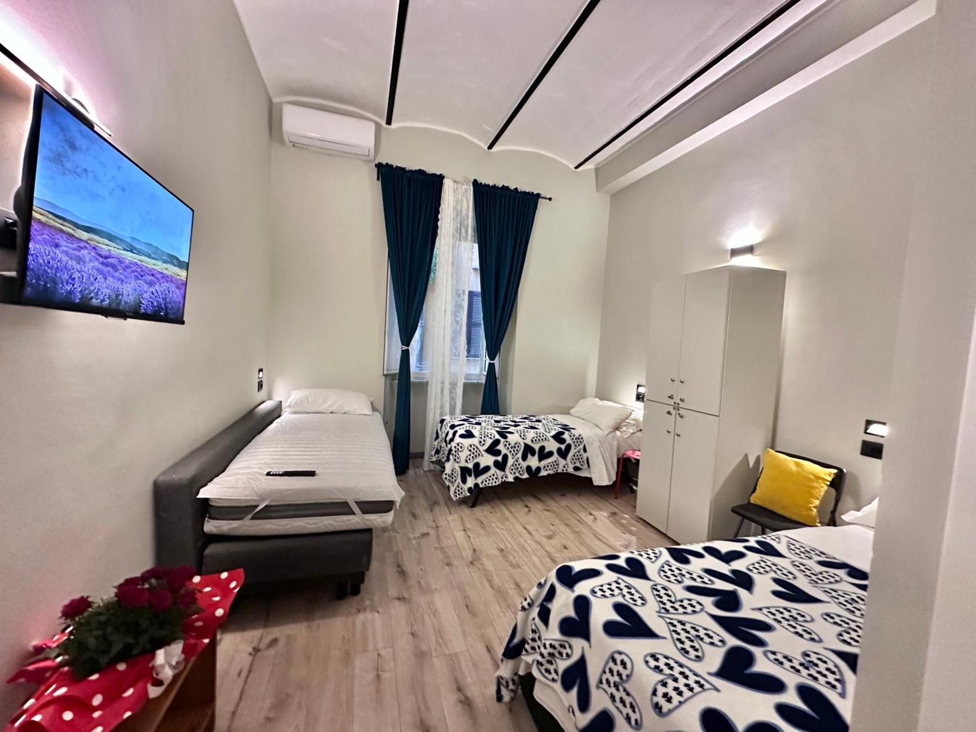 Holidays Hostel *