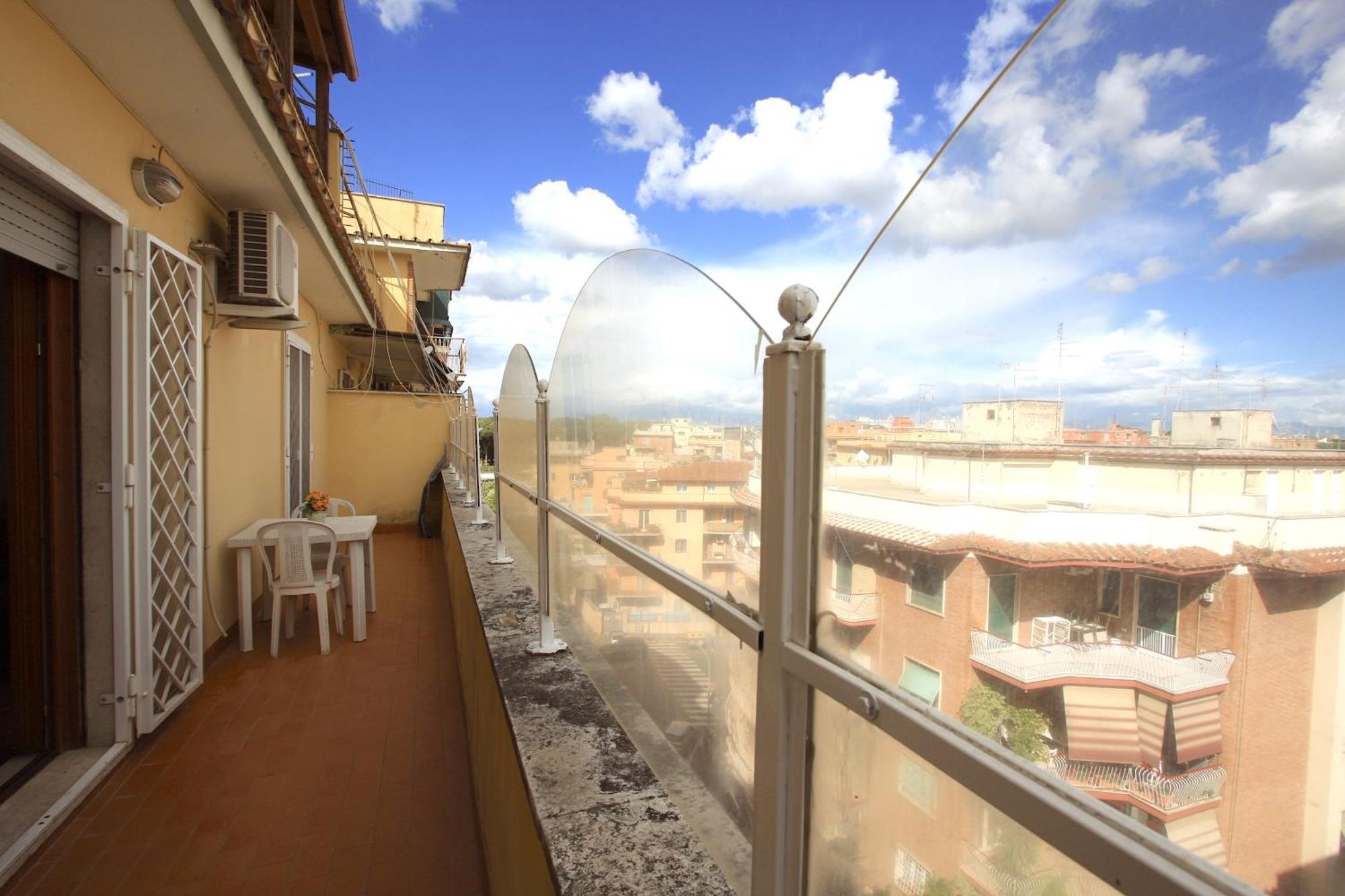 Manuela House * Roma