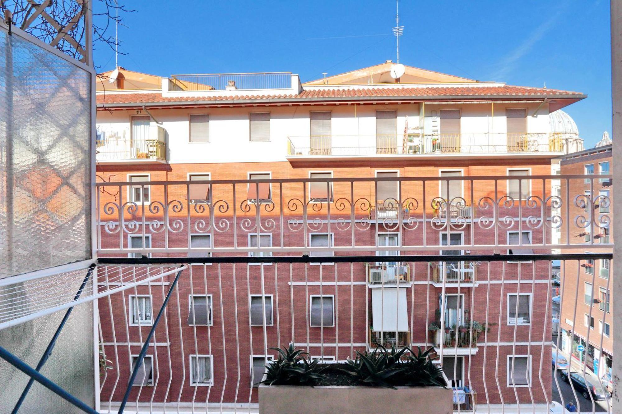Apartment Center Of Rome Near Vatican And Trastevere Garage Included In The Price Top Place For Jubilee * Rome