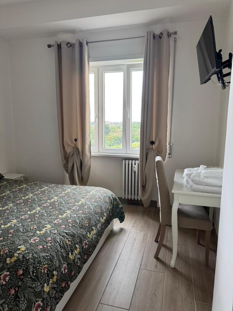 Grazioso Tiburtina - 3 Bedrooms Appartement Rome