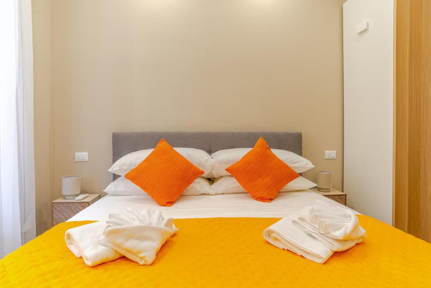 Lux Vaticana Apartment