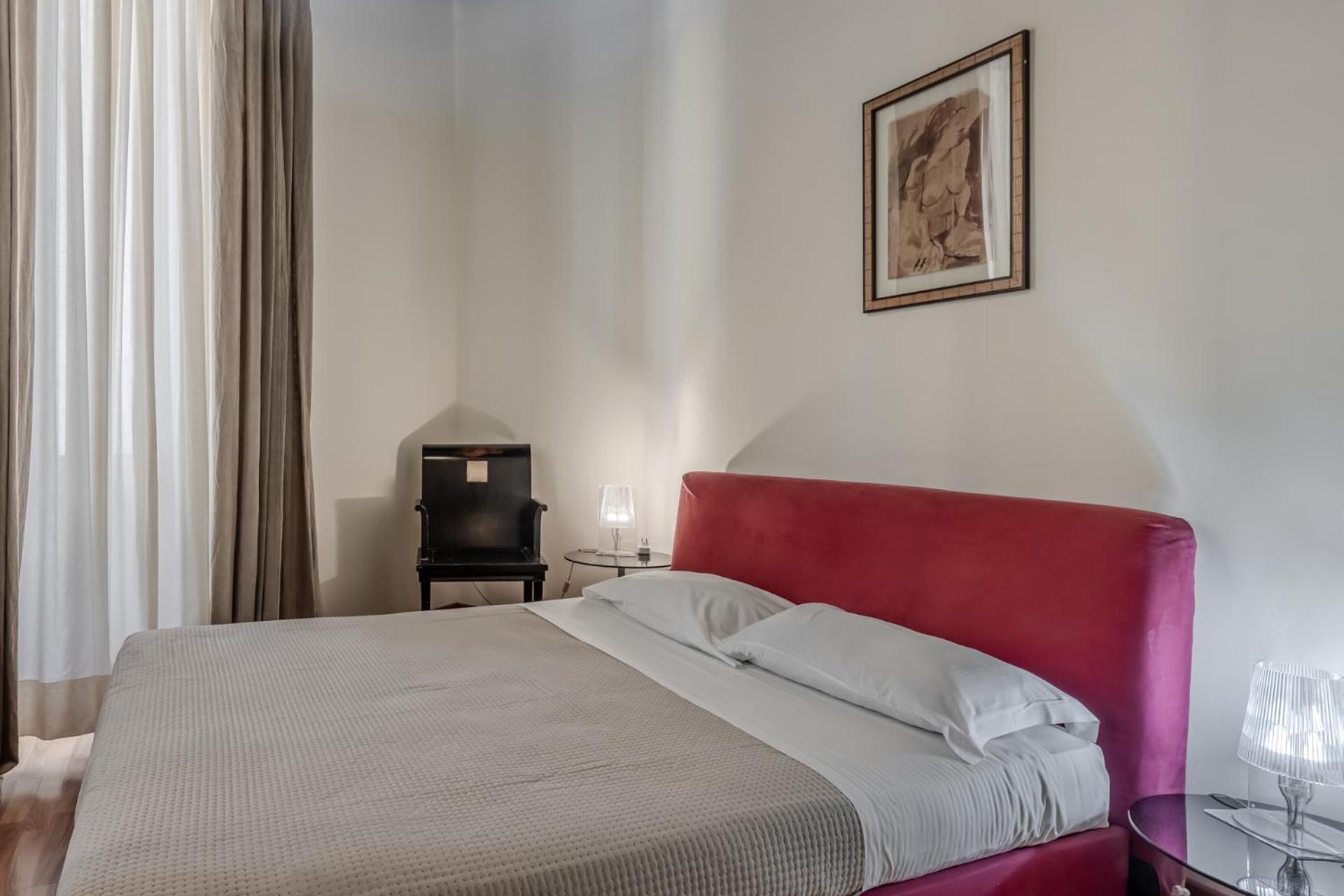 Trevi Vicolo Scanderbeg Rome