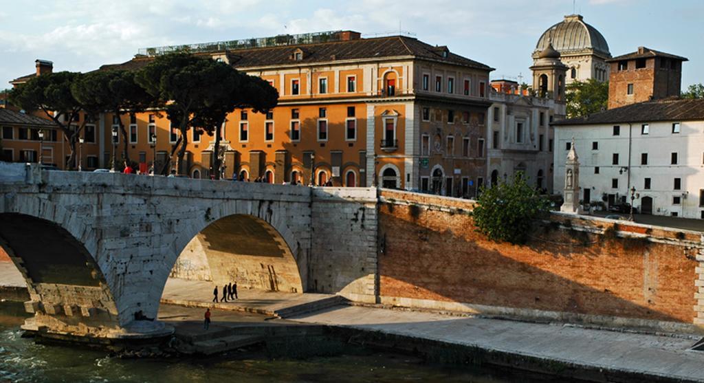 Over The Tiber Loft Apartment *