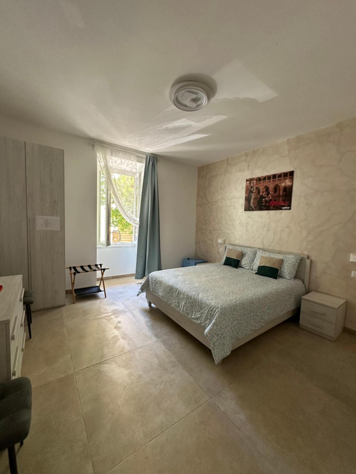 Youroominrome Rome