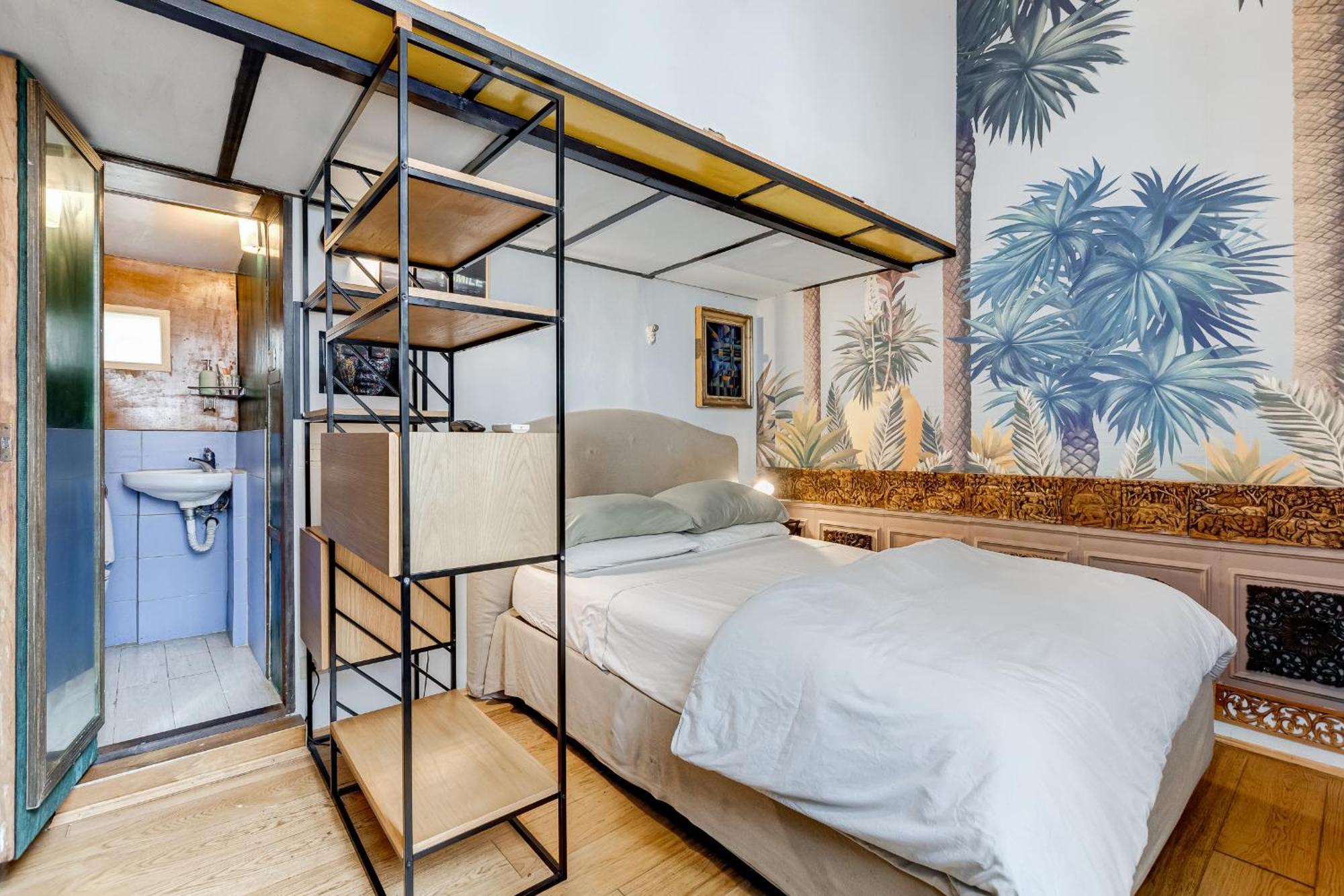 Apartment Penthouse In Exclusive Borgo Pio District *