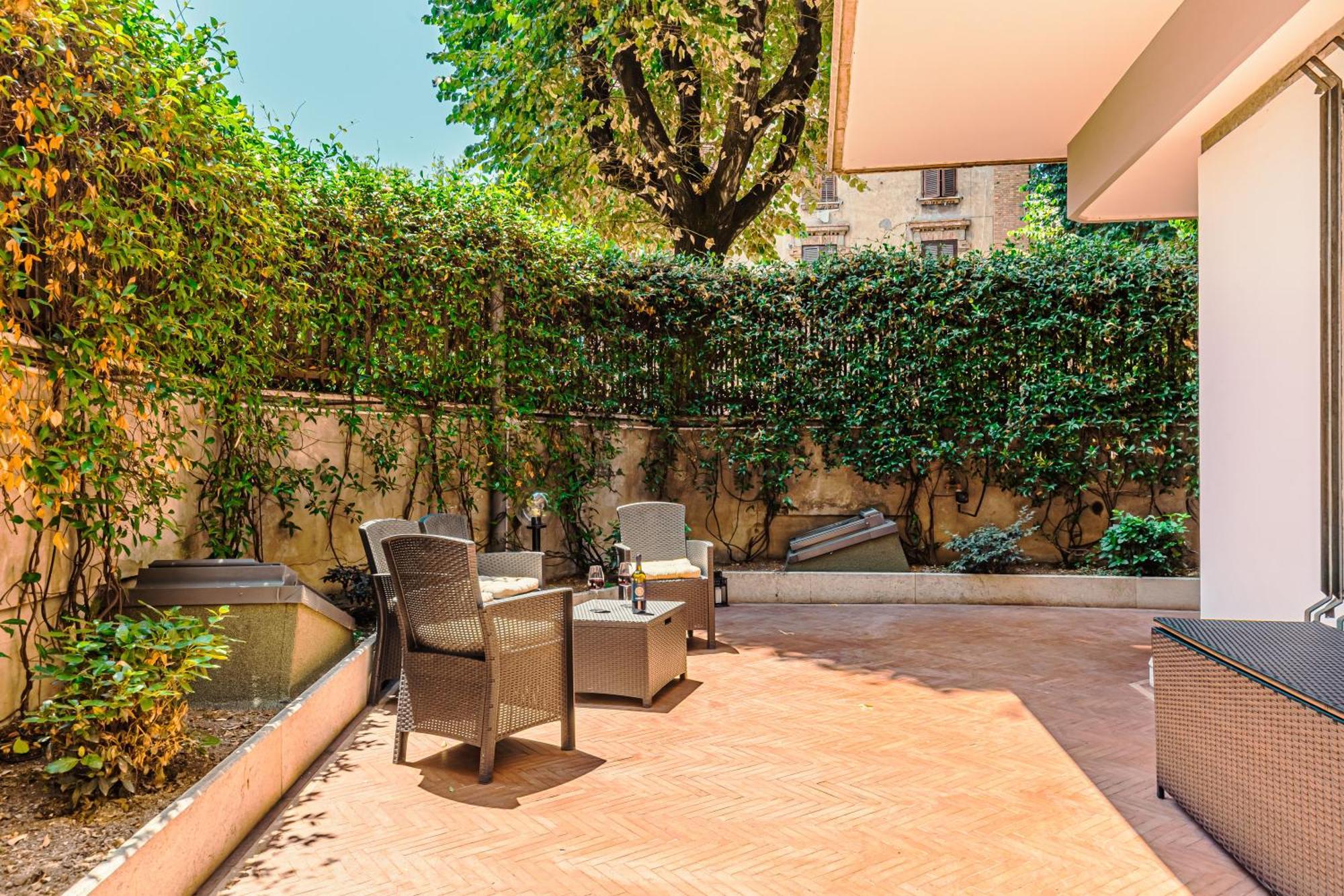 Caracalla Garden House *