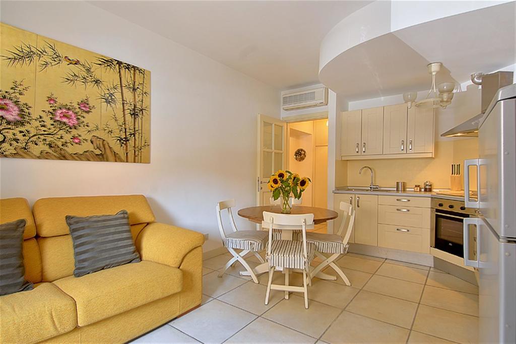 Pearl Suite