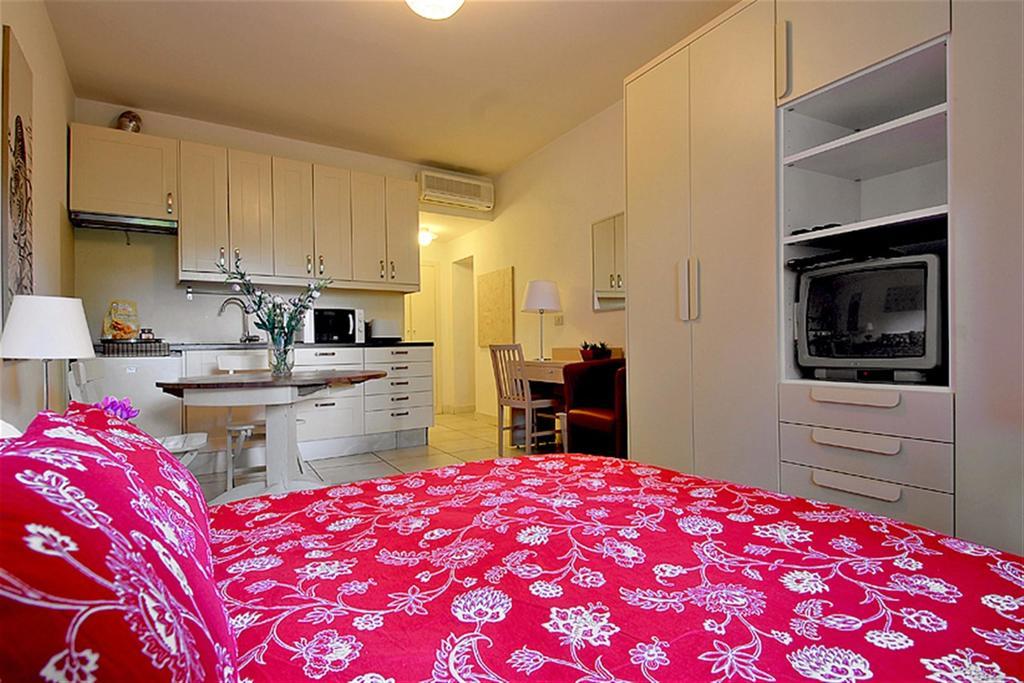 Pearl Suite