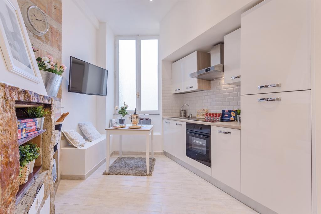 Townhouse By The Spanish Steps