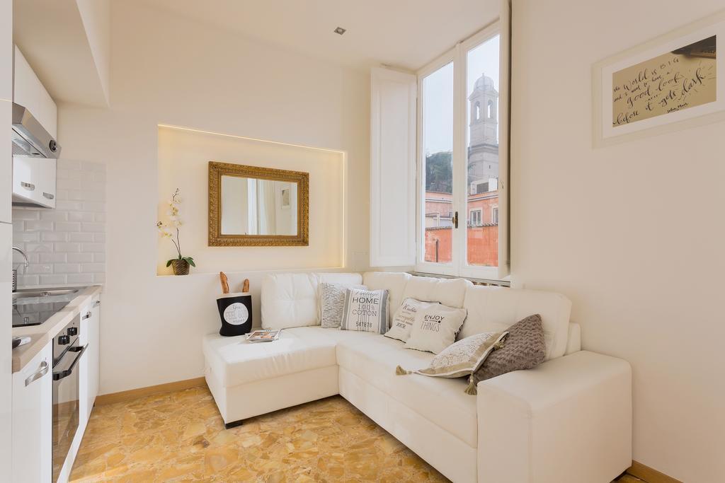 Townhouse By The Spanish Steps