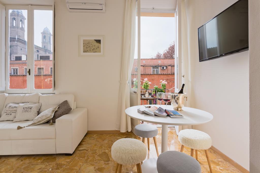 Townhouse By The Spanish Steps *