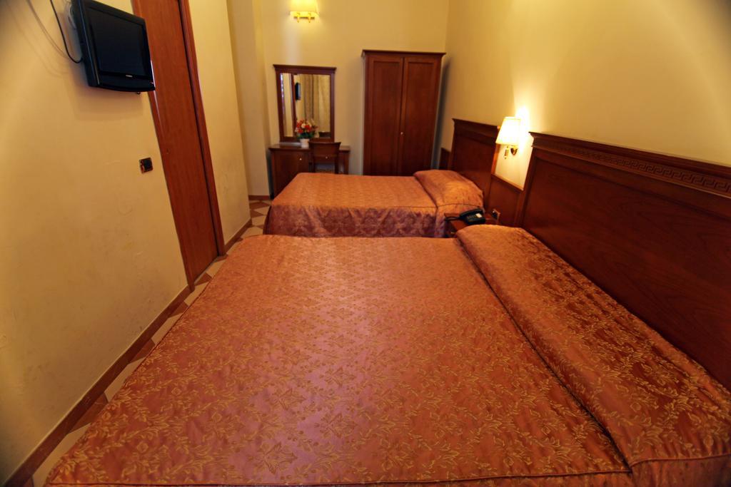 Hotel Hollywood 2*