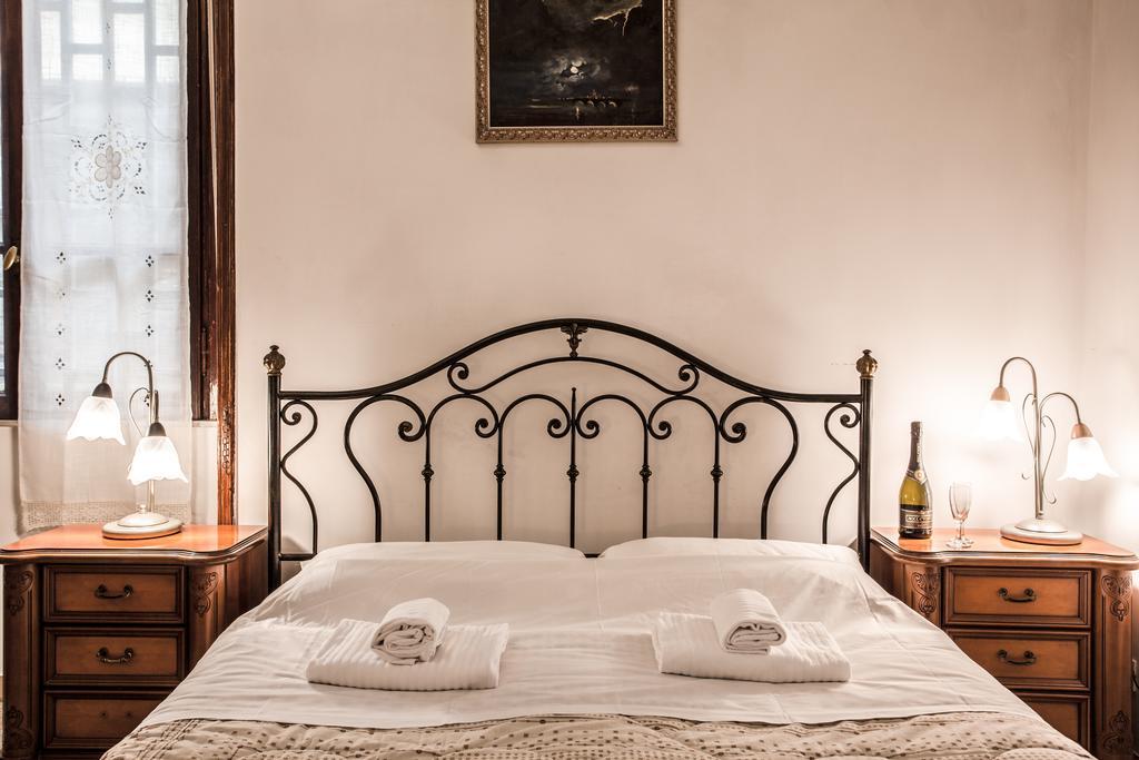 Bed & Breakfast Residenza Ave 4*