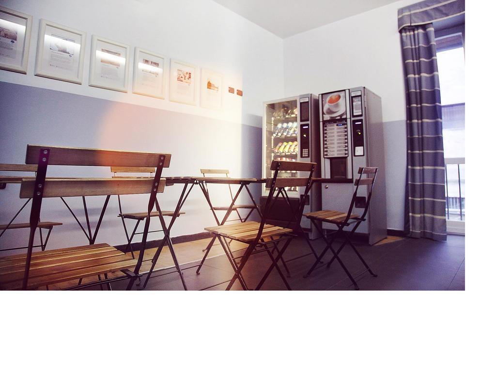 Hostel M&j Place
