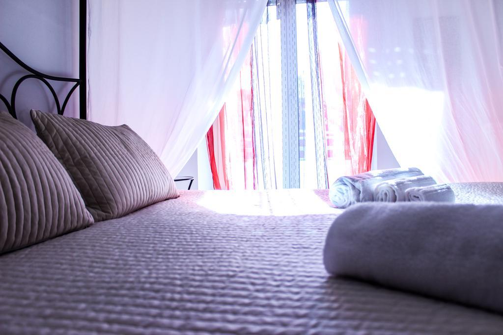 Interno 4 *