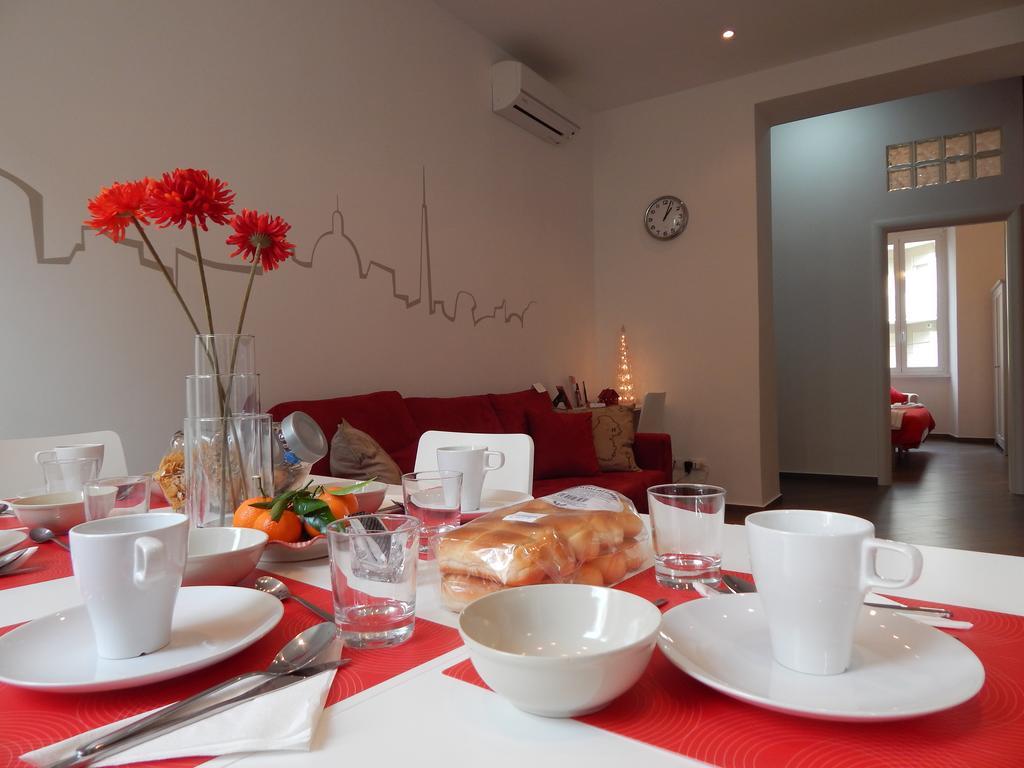 Red Flat In Appartement *