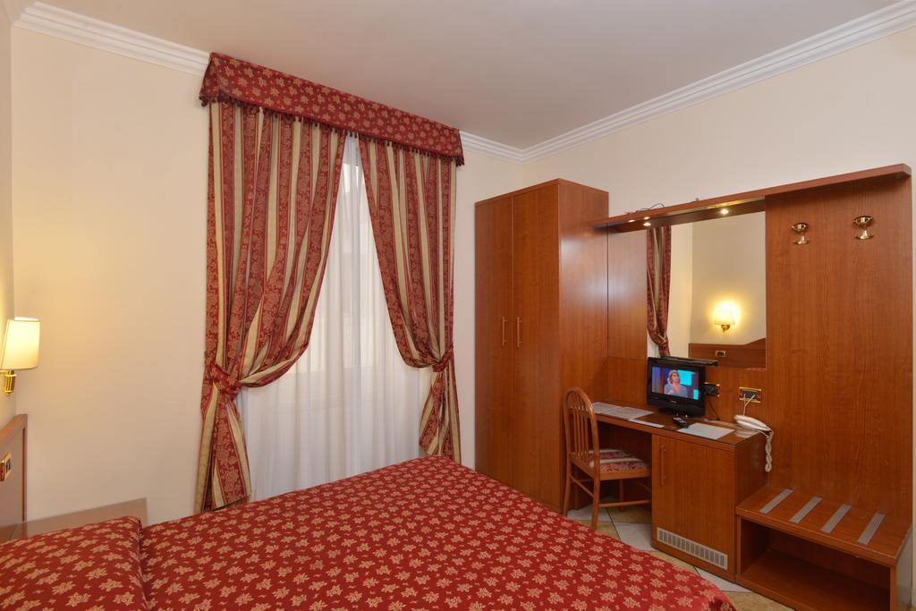 Chicago Hotel Rome