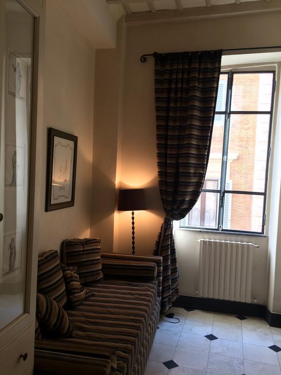 La Casa In Vetrina Rome