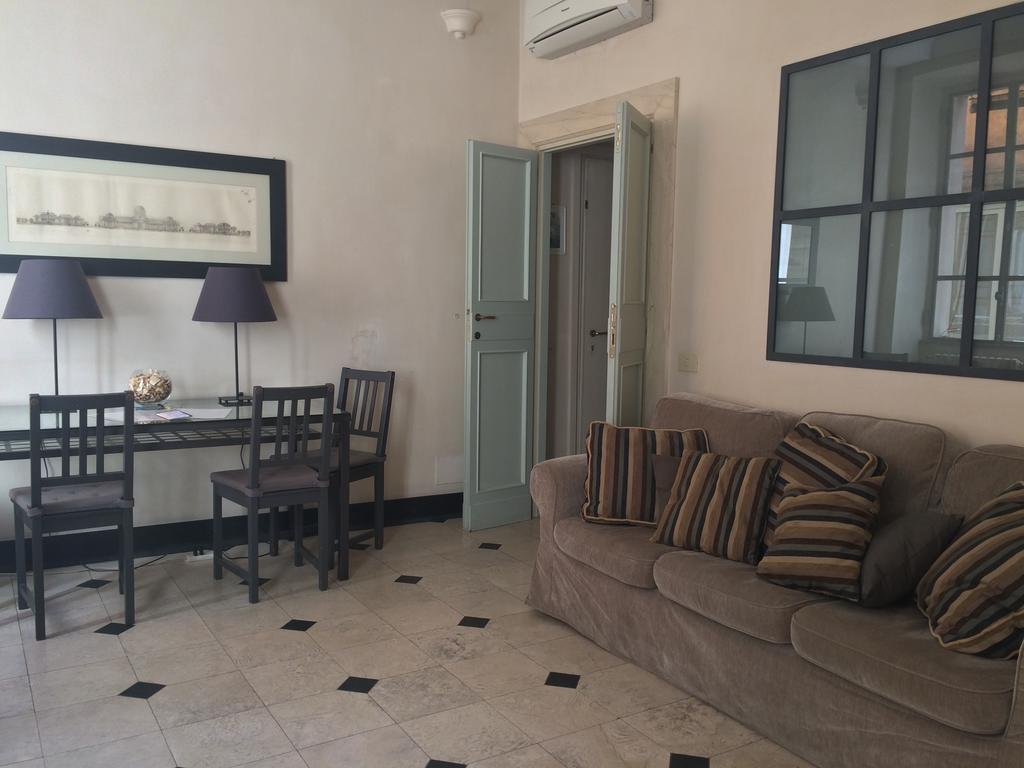 La Casa In Vetrina Apartment *