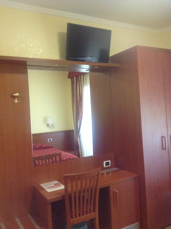 Residenza Fermi 2* Rome