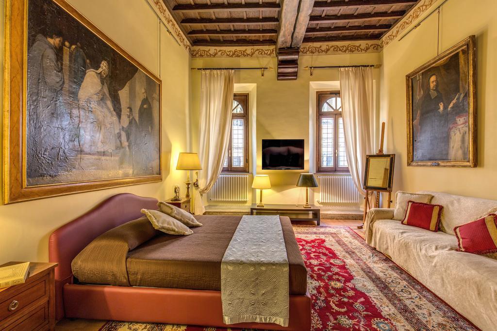 Royal * Rome