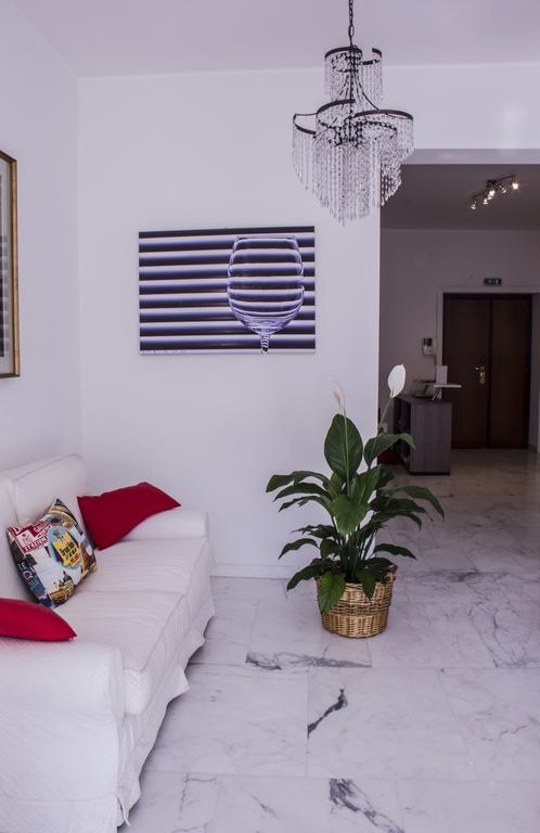 Domus Raffaello Bed & Breakfast