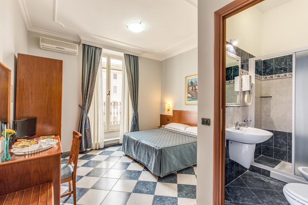 Centro Cavour 3* Rome