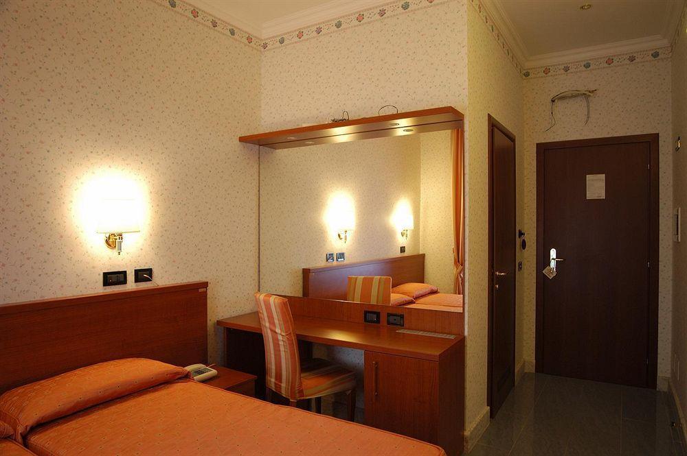 Dina Hotel Rome