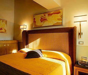 Condotti Palace 4*