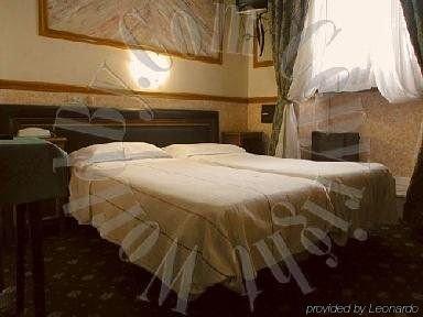 939 Hotel 3*
