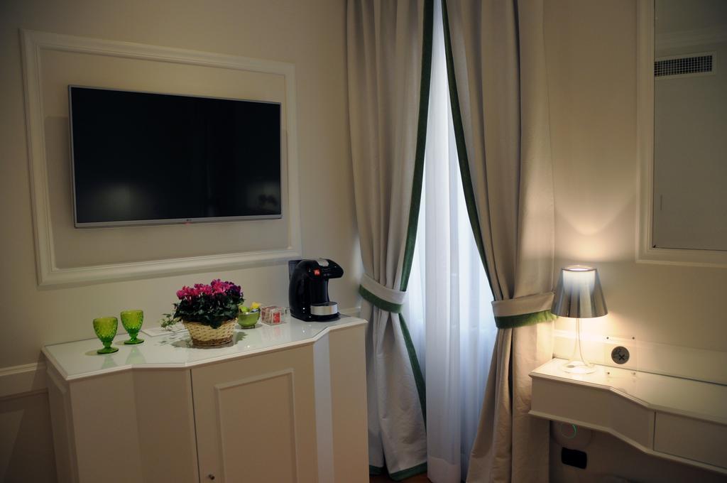 Fontana Di Trevi Guest house 2*