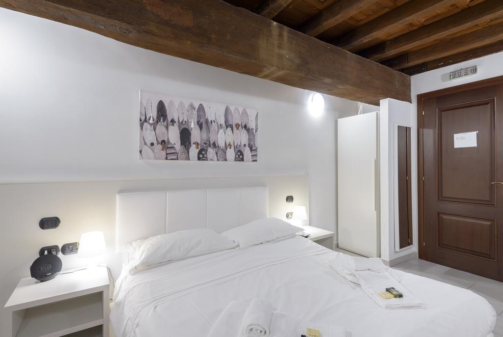 Guest house Flowers Apartments 2*