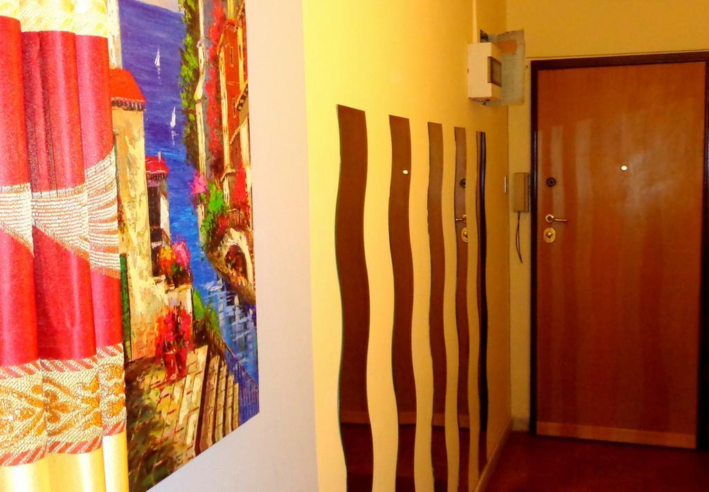 Casa Vacanza Frendy - Free Airport Transportation On Arrival If You Book An Apartment Of Minimum 3 Nights And 6 People Guest house Rome