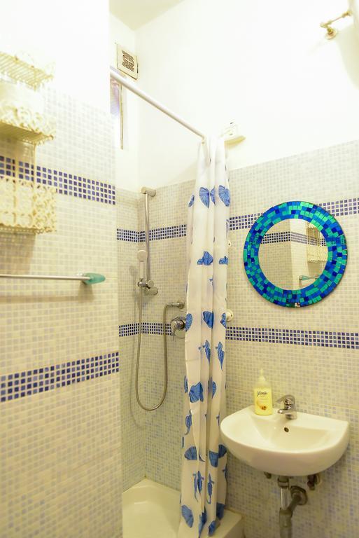 Casa Vacanza Frendy - Free Airport Transportation On Arrival If You Book An Apartment Of Minimum 3 Nights And 6 People Guest house Rome