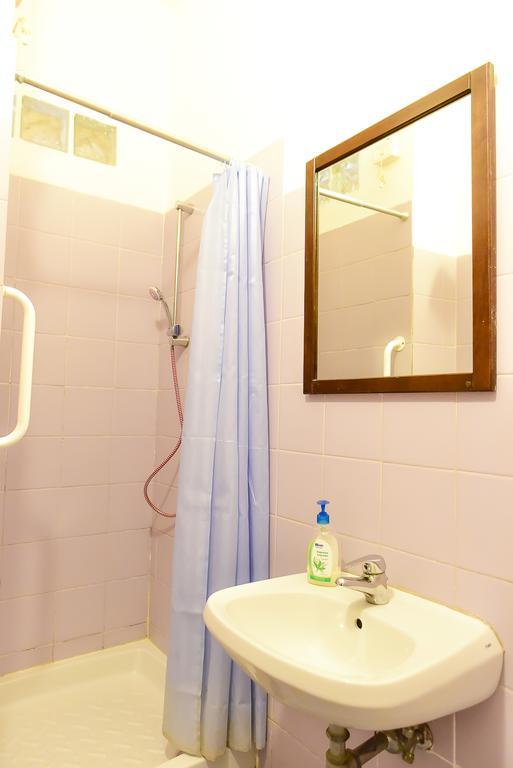 Guest house Casa Vacanza Frendy - Free Airport Transportation On Arrival If You Book An Apartment Of Minimum 3 Nights And 6 People Rome