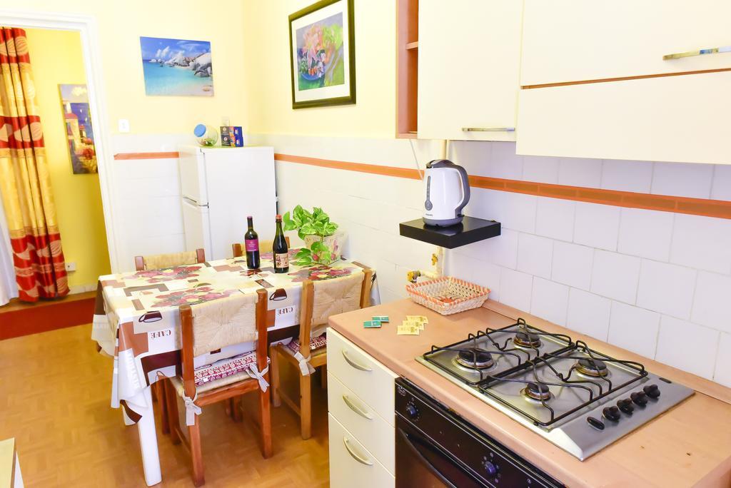Casa Vacanza Frendy - Free Airport Transportation On Arrival If You Book An Apartment Of Minimum 3 Nights And 6 People Guest house Rome