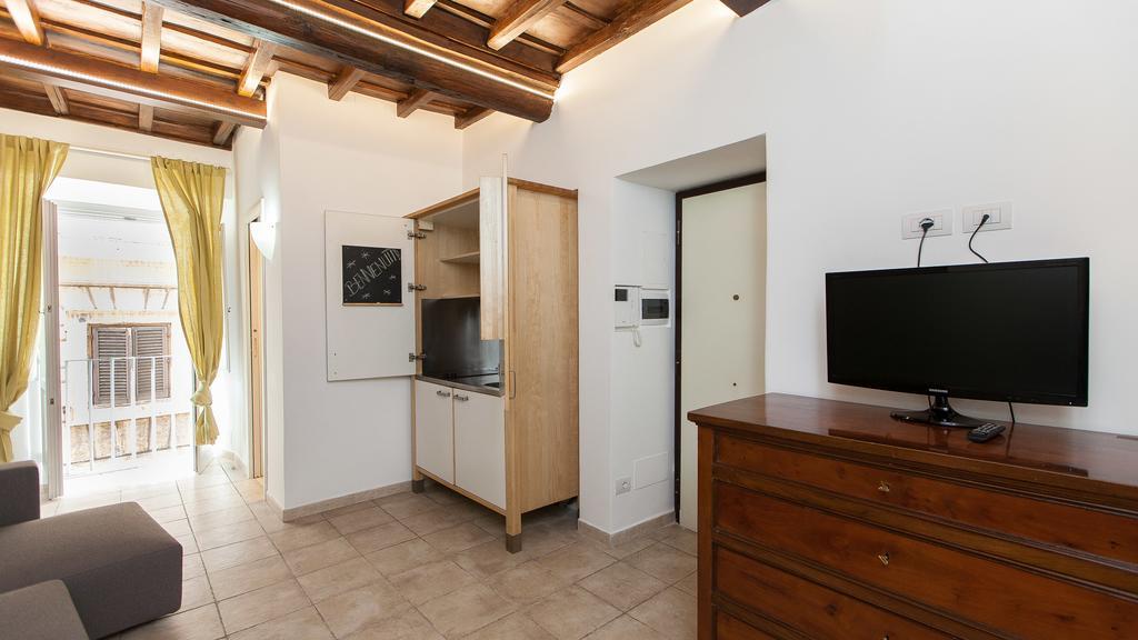 Apartment Arenula *