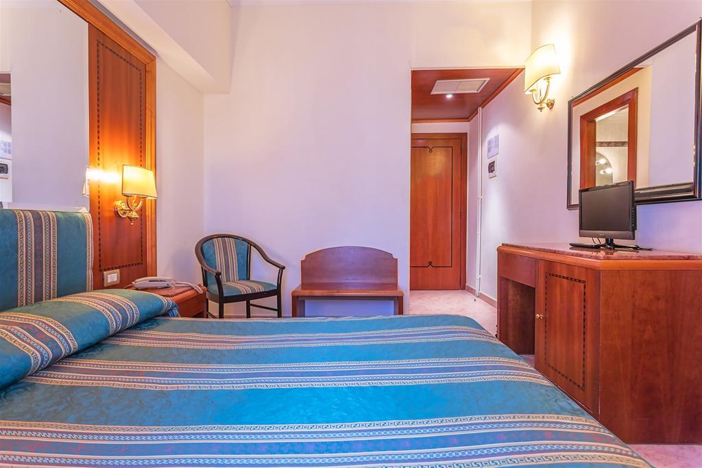 Raeli Lux Hotel