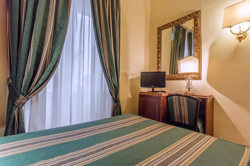 Hotel Raeli Luce 4*